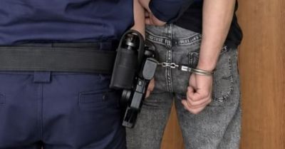 Dzielnicowi zatrzymali poszukiwanego 25-latka